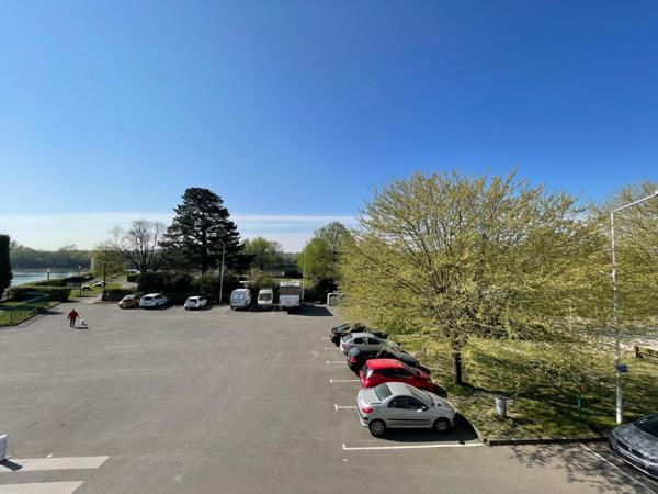 À  8 minutes du centre de Nantes – Appartement T3 avec vue sur Loire (6 960 € de rapport/an)