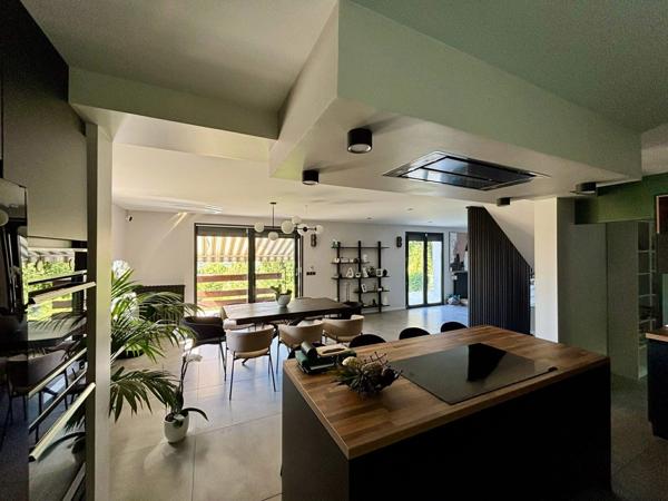 Maison 12 pièces - 250 m²