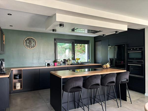 Maison 12 pièces - 250 m²