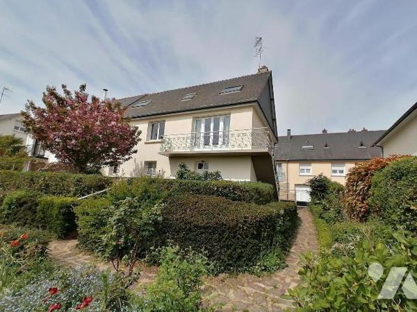 NOUVEAUTÉ TRENTE CINQ NOTAIRES - À DÉCOUVRIR SANS TARDER ! Idéalement située à proximité du cen...