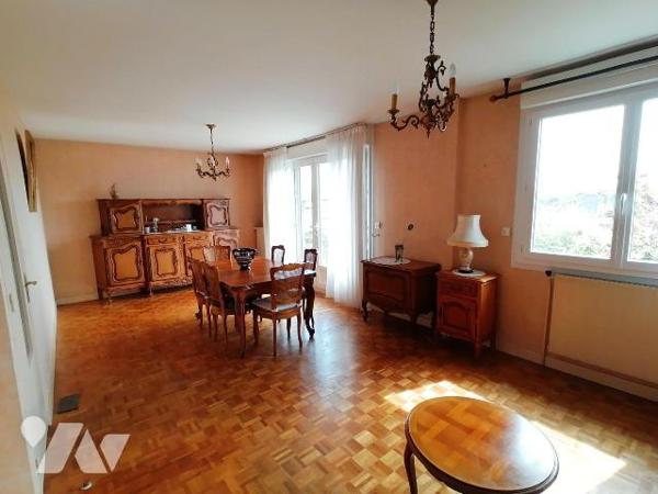 NOUVEAUTÉ TRENTE CINQ NOTAIRES - À DÉCOUVRIR SANS TARDER ! Idéalement située à proximité du cen...