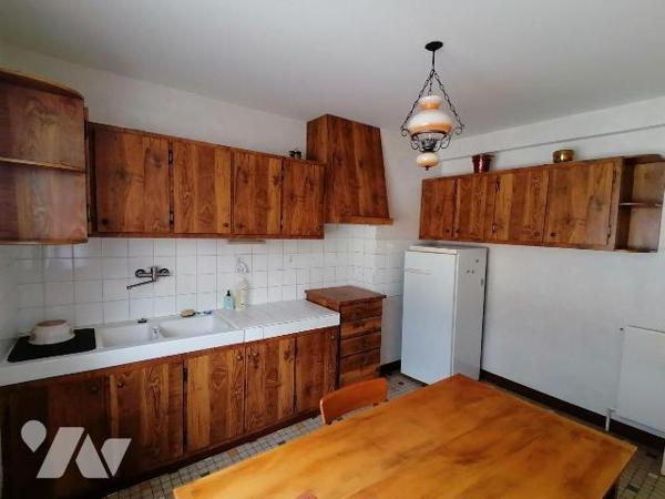 NOUVEAUTÉ TRENTE CINQ NOTAIRES - À DÉCOUVRIR SANS TARDER ! Idéalement située à proximité du cen...