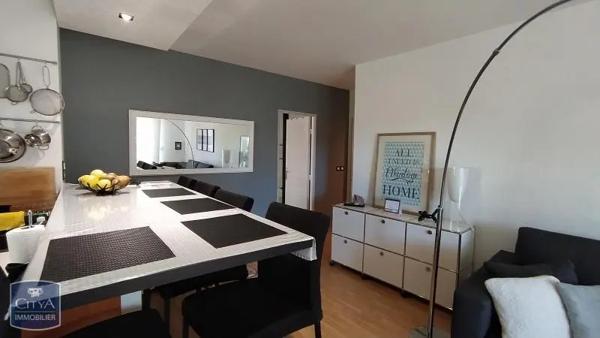 Appartement à louer 2 pièces 55.75m² Nîmes (30900)
