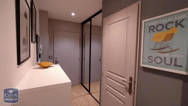 Appartement à louer 2 pièces 55.75m² Nîmes (30900)