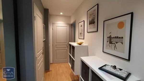 Appartement à louer 2 pièces 55.75m² Nîmes (30900)