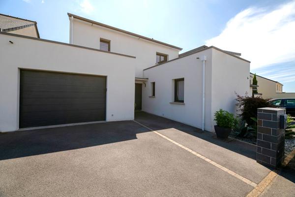 LIFFRÉ - MAISON de 144m² habitables, 333m² de parcelle, 6 pièces, 4 chambres dont une suite parentale au rez-de-chaussée