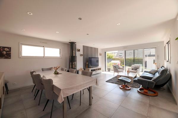LIFFRÉ - MAISON de 144m² habitables, 333m² de parcelle, 6 pièces, 4 chambres dont une suite parentale au rez-de-chaussée