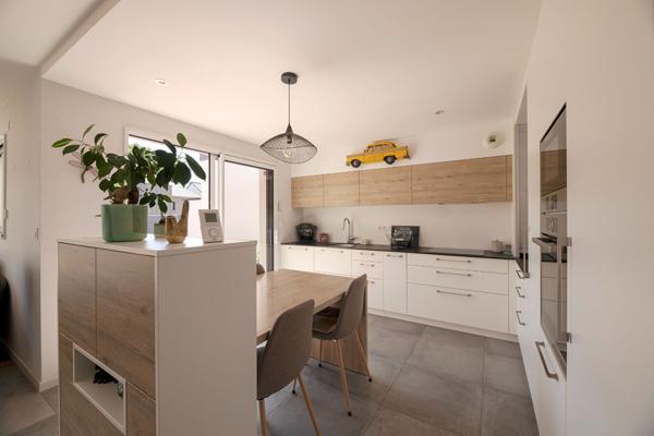 LIFFRÉ - MAISON de 144m² habitables, 333m² de parcelle, 6 pièces, 4 chambres dont une suite parentale au rez-de-chaussée