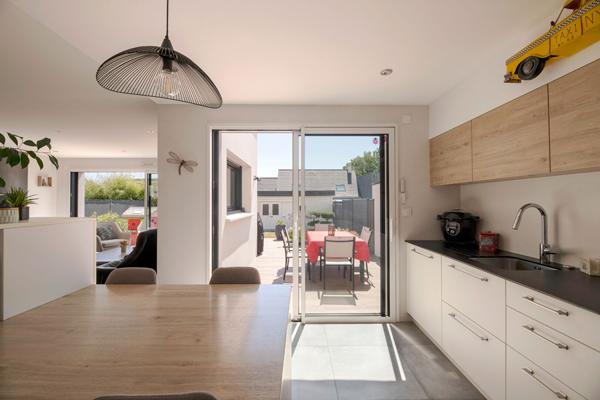 LIFFRÉ - MAISON de 144m² habitables, 333m² de parcelle, 6 pièces, 4 chambres dont une suite parentale au rez-de-chaussée