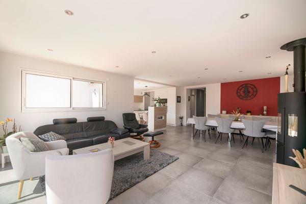 LIFFRÉ - MAISON de 144m² habitables, 333m² de parcelle, 6 pièces, 4 chambres dont une suite parentale au rez-de-chaussée