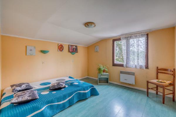 Izon (33450) Maison 5 pièces en R+1 de 136m2 habitables sur parcelle de 436m2