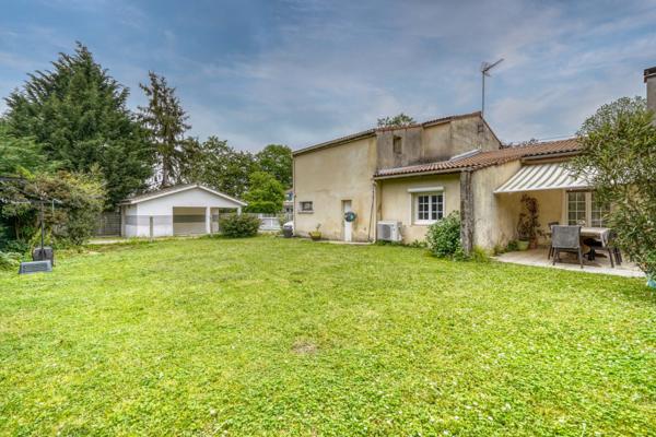 Izon (33450) Maison 5 pièces en R+1 de 136m2 habitables sur parcelle de 436m2
