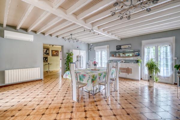 Izon (33450) Maison 5 pièces en R+1 de 136m2 habitables sur parcelle de 436m2