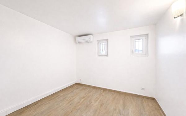 Appartement à vendre    4 pièces • 49,89 m2 Saint-Raphaël