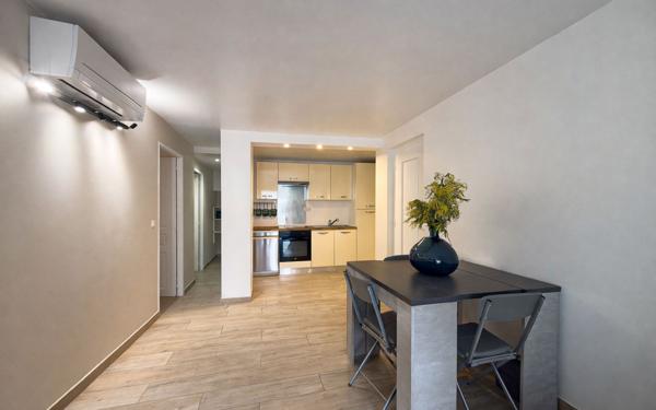 Appartement à vendre    4 pièces • 49,89 m2 Saint-Raphaël