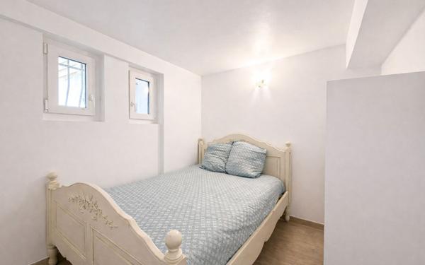 Appartement à vendre    4 pièces • 49,89 m2 Saint-Raphaël