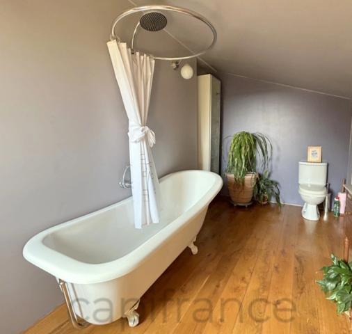 Charmante maison en pierre avec 4 chambres, 10 minutes de Beaulieu sur Dordogne