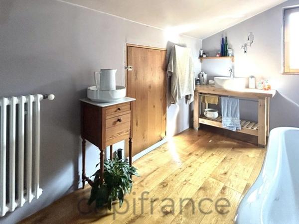 Charmante maison en pierre avec 4 chambres, 10 minutes de Beaulieu sur Dordogne