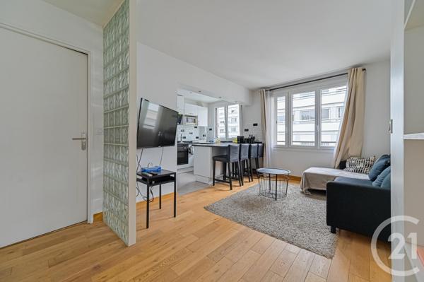 Appartement F2 Bis à vendre  3 pièces - 51 m 2   PARIS  - 75011