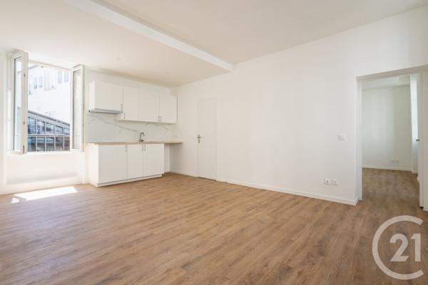 Appartement F2 Bis à vendre  3 pièces - 51 m 2   PARIS  - 75011