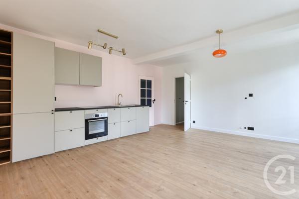 Appartement F2 Bis à vendre  3 pièces - 51 m 2   PARIS  - 75011