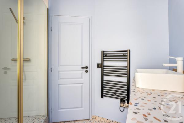 Appartement F2 Bis à vendre  3 pièces - 51 m 2   PARIS  - 75011