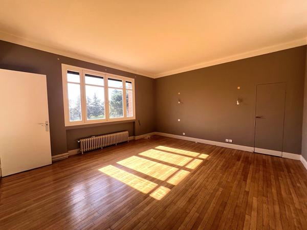 Maison 8 pièce(s) 325 m2 , L union