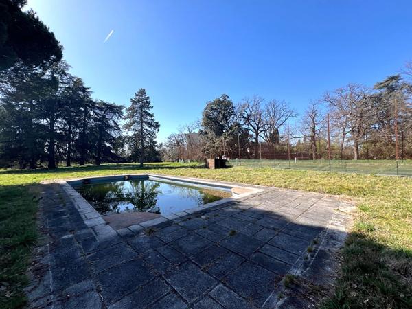 Maison 8 pièce(s) 325 m2 , L union