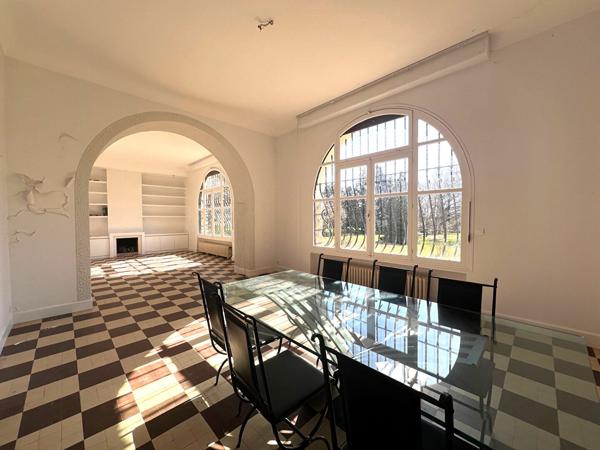 Maison 8 pièce(s) 325 m2 , L union