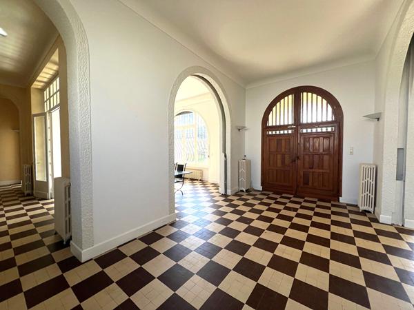 Maison 8 pièce(s) 325 m2 , L union