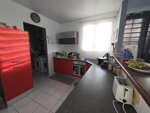 Maison T4 Superficie 100 m2 avec terrain 6300 m2 La Carapa