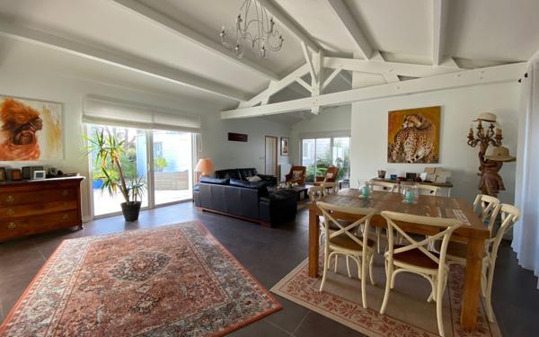 Maison à vendre    6 pièces •  Lagord