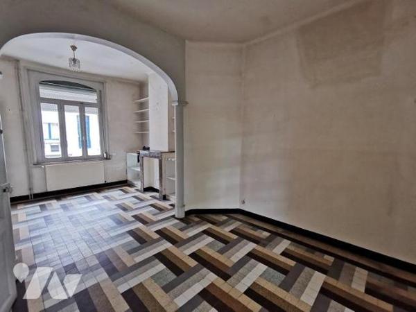 MAISON SEMI MITOYENNE