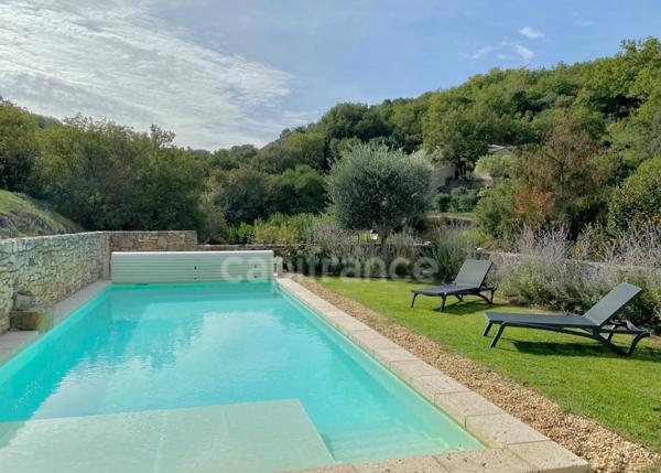 Dpt Gard (30), à vendre proche de BARJAC, aux portes de l'Ardèche, ancien Mas avec gîtes de 350 m² - Terrain de 5 000 m² avec piscine