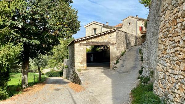 Dpt Gard (30), à vendre proche de BARJAC, aux portes de l'Ardèche, ancien Mas avec gîtes de 350 m² - Terrain de 5 000 m² avec piscine
