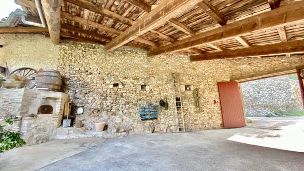 Dpt Gard (30), à vendre proche de BARJAC, aux portes de l'Ardèche, ancien Mas avec gîtes de 350 m² - Terrain de 5 000 m² avec piscine