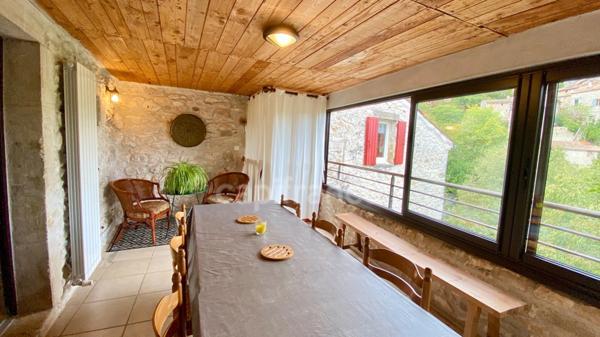 Dpt Gard (30), à vendre proche de BARJAC, aux portes de l'Ardèche, ancien Mas avec gîtes de 350 m² - Terrain de 5 000 m² avec piscine