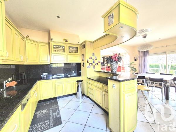 Maison traditionnelle 7 pièces de 187 m² à Égletons (19300)