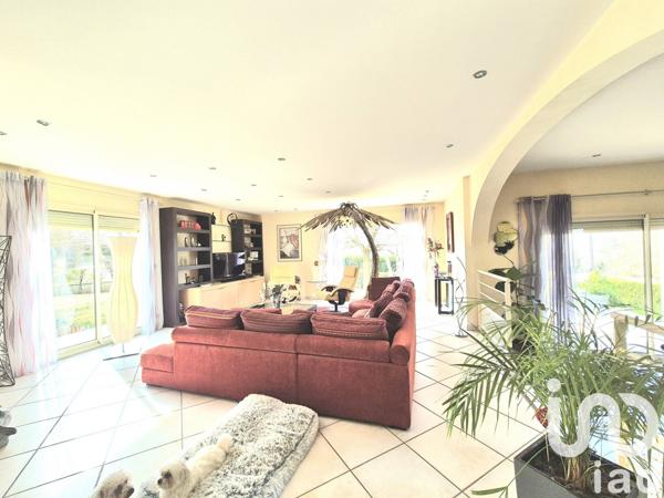 Maison traditionnelle 7 pièces de 187 m² à Égletons (19300)