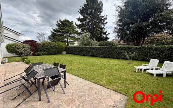 Maison à vendre    6 pièces • 169 m2 Voisins-le-Bretonneux