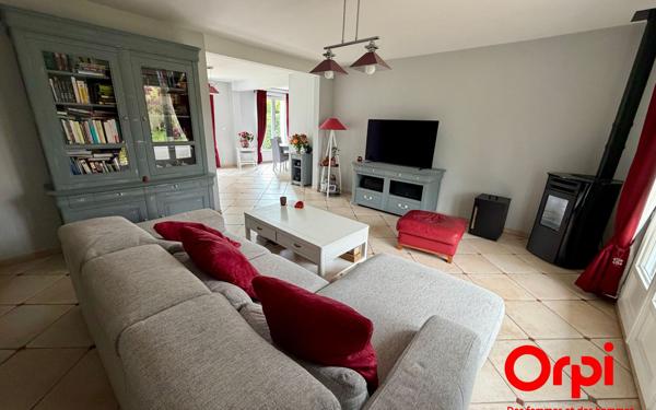 Maison à vendre    6 pièces • 169 m2 Voisins-le-Bretonneux