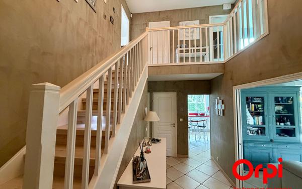 Maison à vendre    6 pièces • 169 m2 Voisins-le-Bretonneux
