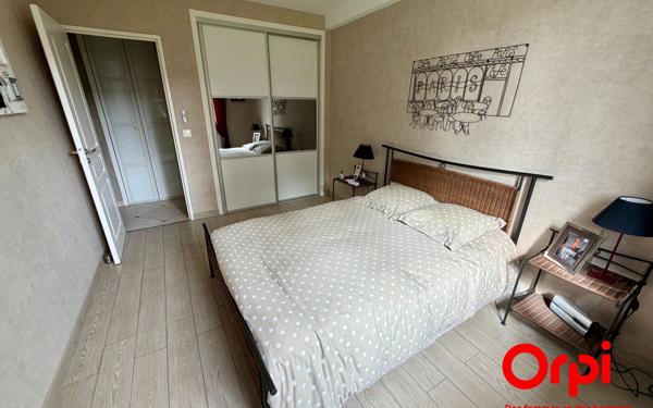 Maison à vendre    6 pièces • 169 m2 Voisins-le-Bretonneux