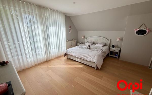 Maison à vendre    6 pièces • 169 m2 Voisins-le-Bretonneux