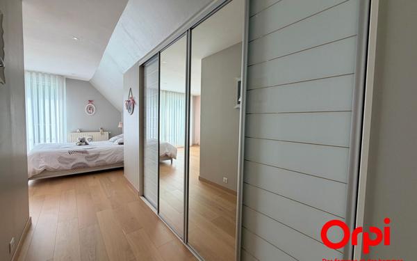 Maison à vendre    6 pièces • 169 m2 Voisins-le-Bretonneux