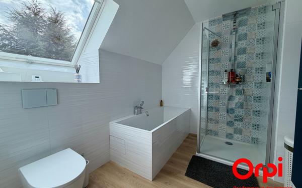 Maison à vendre    6 pièces • 169 m2 Voisins-le-Bretonneux