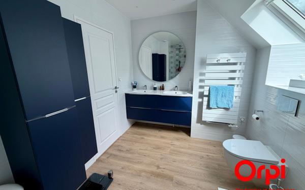Maison à vendre    6 pièces • 169 m2 Voisins-le-Bretonneux
