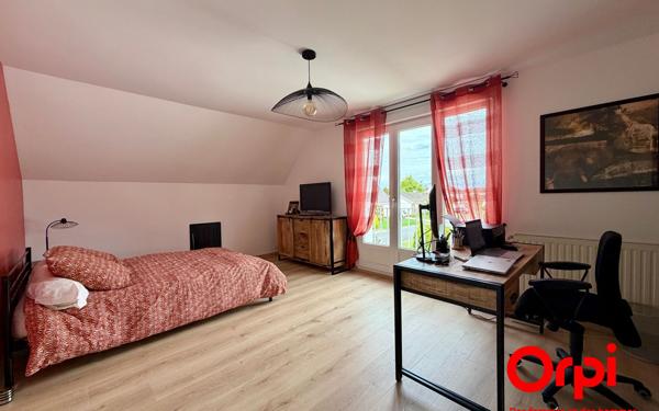 Maison à vendre    6 pièces • 169 m2 Voisins-le-Bretonneux