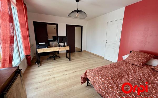 Maison à vendre    6 pièces • 169 m2 Voisins-le-Bretonneux