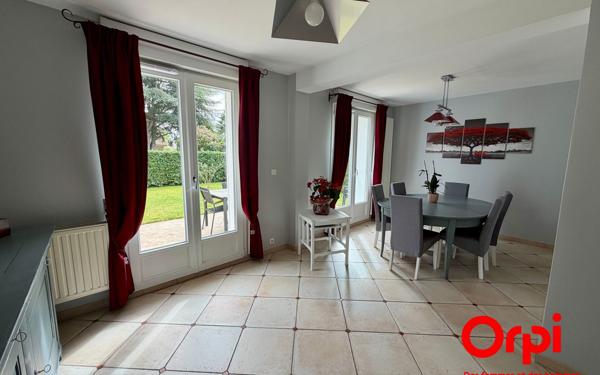 Maison à vendre    6 pièces • 169 m2 Voisins-le-Bretonneux